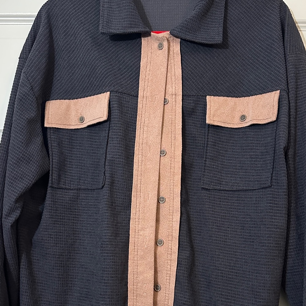 Button up - Picture 3 of 6